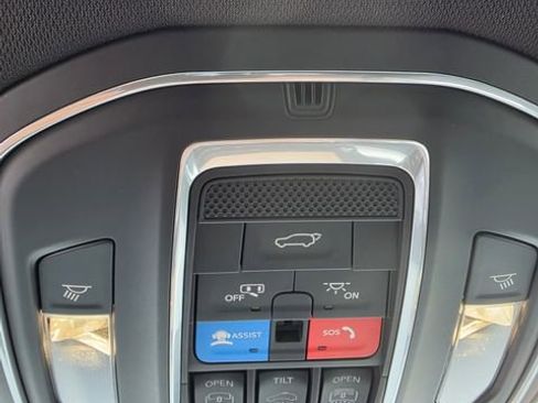 New 2026 Jeep Grand Wagoneer L 4WD image 18