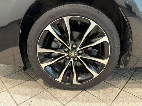 Used 2018 Toyota Corolla SE FWD image 9