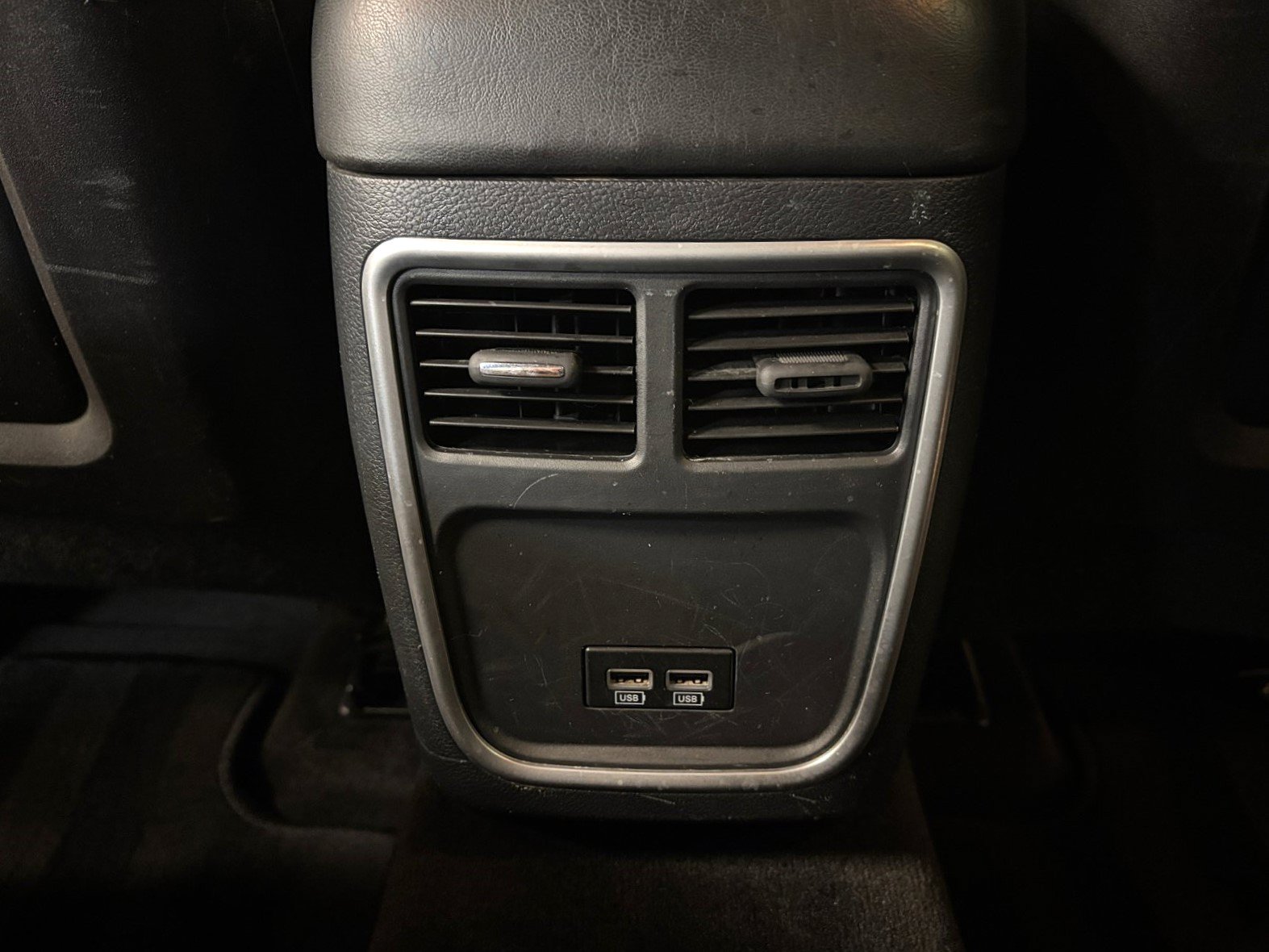 Used 2015 Dodge Charger SXT RWD image 32