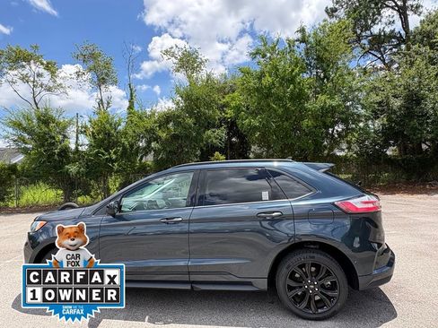 Used 2022 Ford Edge SE w/ Black Appearance Package AWD/4WD image 2