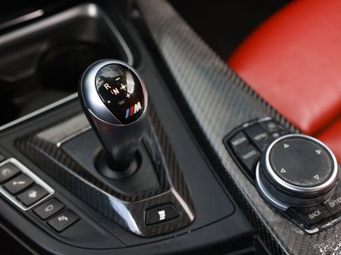 Used 2015 BMW M4 Convertible image 45