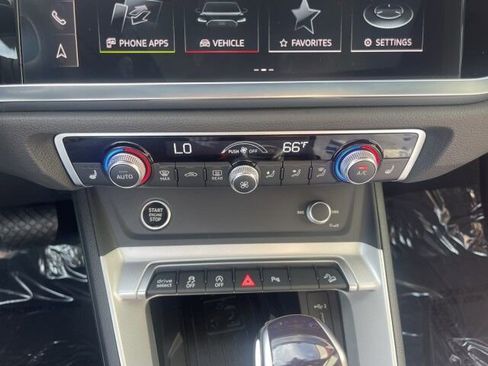 Used 2024 Audi Q3 2.0T Premium Plus w/ Premium Plus Package image 28