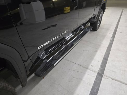 Used 2024 GMC Sierra 2500 Denali w/ Denali Reserve Package image 15