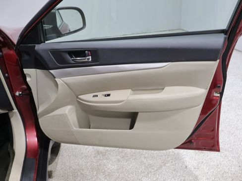 Used 2013 Subaru Outback 2.5i Premium w/ All-Weather Pkg AWD/4WD image 23