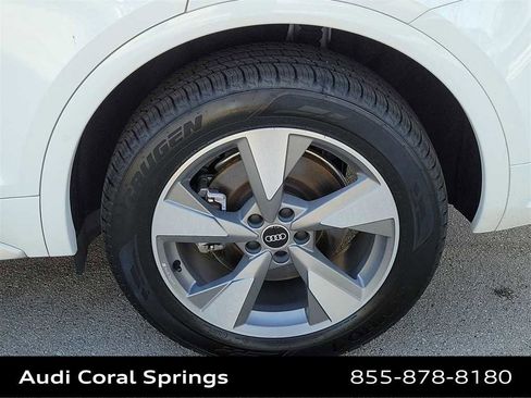 Certified 2023 Audi Q5 2.0T Premium w/ Convenience Package image 16