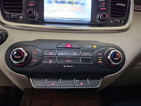 Used 2018 Kia Sorento EX w/ EX Advanced Touring Package FWD image 26