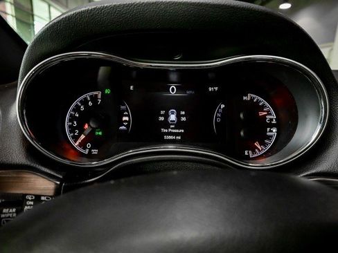 Used 2019 Jeep Grand Cherokee Limited w/ Luxury Group II image 31