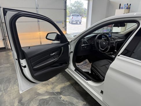 Used 2014 BMW 320i xDrive Sedan AWD/4WD image 10