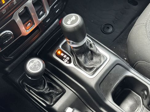 Used 2021 Jeep Wrangler Sport image 21