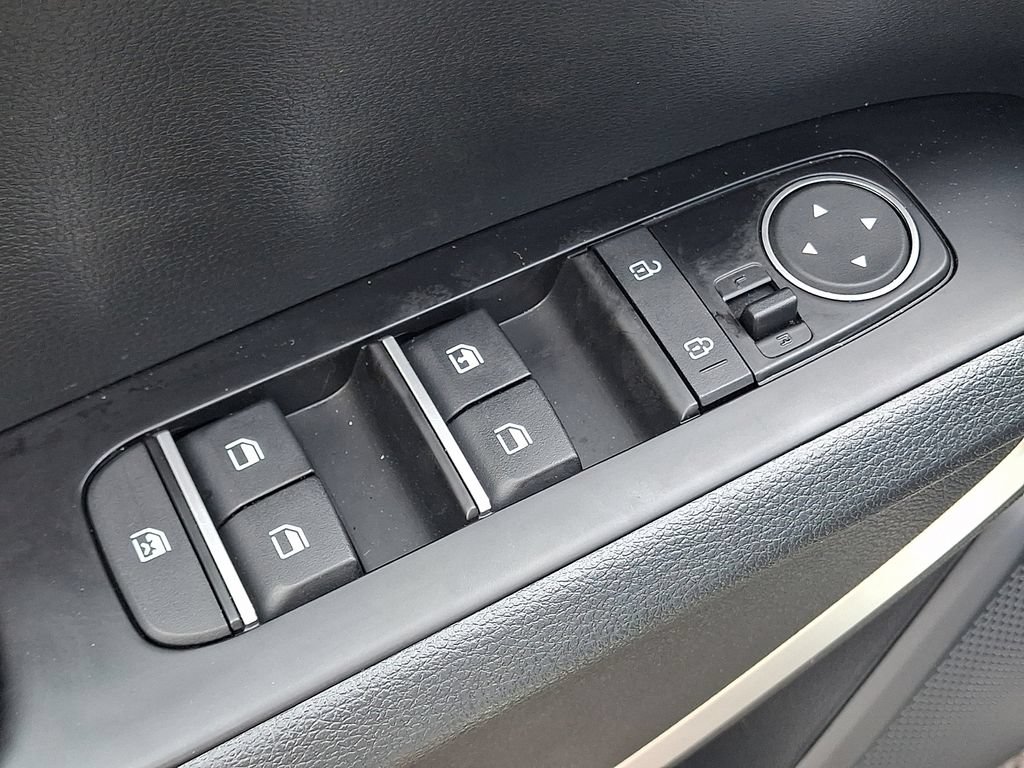 Certified 2025 Kia Soul LX w/ LX Technology Package FWD image 26