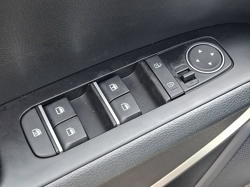 Used 2025 Kia Soul LX w/ LX Technology Package FWD image 26