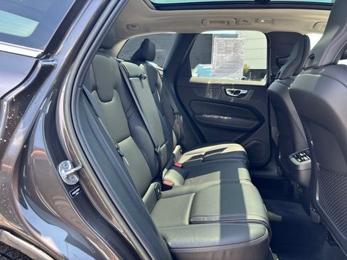Used 2022 Volvo XC60 B6 Inscription w/ Advanced Package AWD/4WD image 24