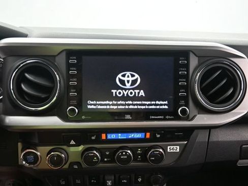 Used 2022 Toyota Tacoma Limited AWD/4WD image 19