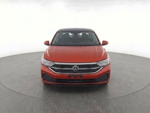 Used 2023 Volkswagen Jetta SE FWD image 3