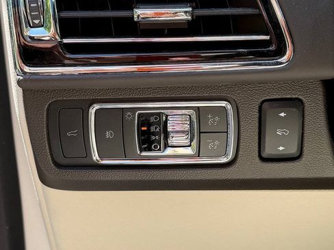 Used 2022 Lincoln Navigator L Black Label AWD/4WD image 12