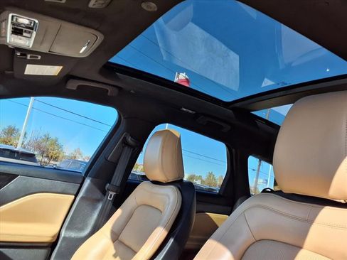 Certified 2022 Lincoln Corsair Reserve w/ Equipment Group 201A image 15