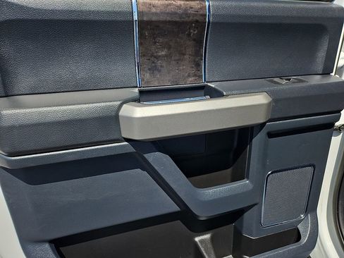 Used 2022 Ford F250 Lariat w/ Lariat Value Package image 18