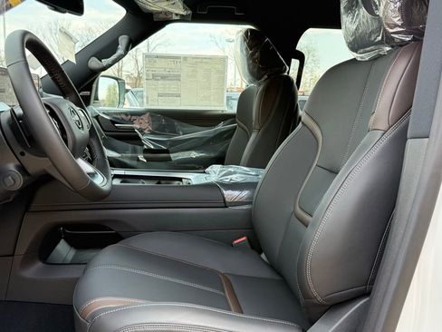 New 2026 Nissan Armada SL w/ Captain's Chari Seat Package AWD/4WD image 18
