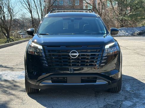 New 2026 Nissan Pathfinder SL w/ SL Premium Package AWD/4WD image 3