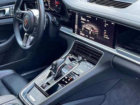Used 2017 Porsche Panamera 4 image 8