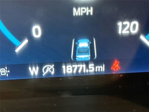 Used 2023 Ford F150 Lariat w/ Equipment Group 502A High image 17