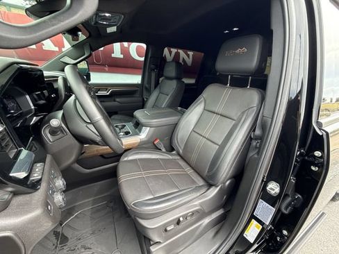 Used 2025 Chevrolet Silverado 2500 High Country w/ Midnight Edition AWD/4WD image 11