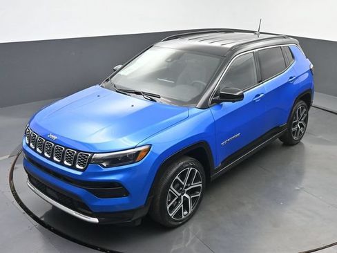 Used 2025 Jeep Compass Limited w/ Elite Group AWD/4WD image 36