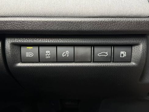 Used 2025 Toyota Camry LE w/ Convenience Package image 22