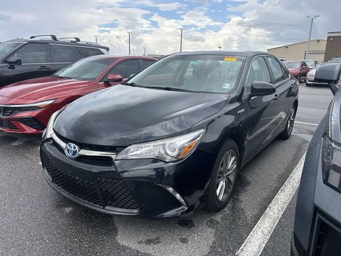 Used 2015 Toyota Camry SE w/ Moonroof Package FWD image 7