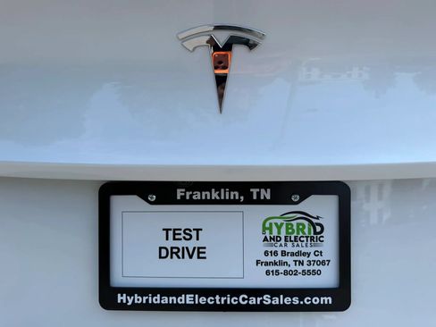 Used 2023 Tesla Model Y AWD image 4