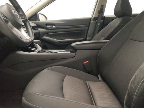 Used 2024 Nissan Altima 2.5 SV FWD image 17