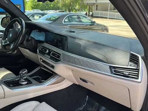 Used 2021 BMW X7 M50i AWD/4WD image 26