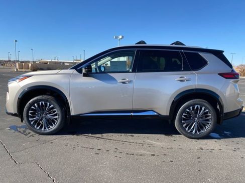 New 2026 Nissan Rogue Platinum w/ Platinum Premium Package image 3