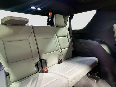Used 2022 GMC Yukon SLT w/ SLT Premium Package AWD/4WD image 31