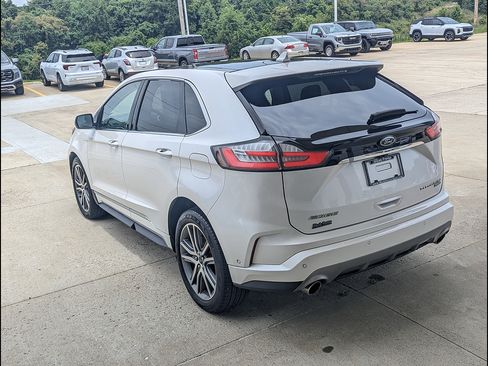 Used 2019 Ford Edge Titanium w/ Equipment Group 301A FWD image 8