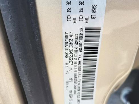 Used 2015 Chrysler Town & Country Touring w/ Driver Convenience Group image 31