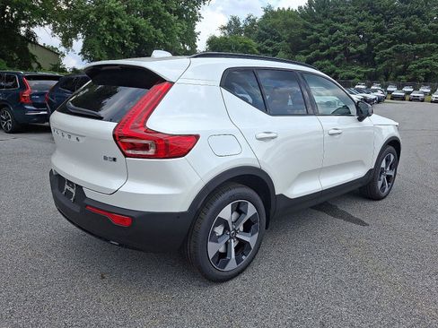Used 2026 Volvo XC40 B5 Plus w/ Protection Package Premier AWD/4WD image 4