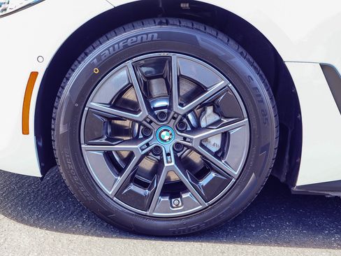 Used 2024 BMW i4 xDrive40i AWD/4WD image 19