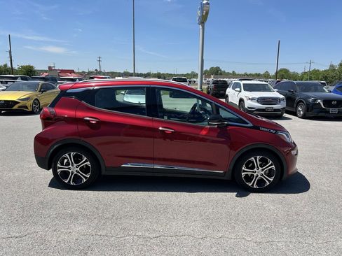 Used 2019 Chevrolet Bolt Premier w/ Infotainment Package FWD image 3