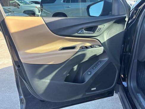 Used 2023 Chevrolet Equinox Premier FWD image 10