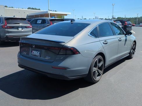 Used 2025 Honda Accord Sport image 5