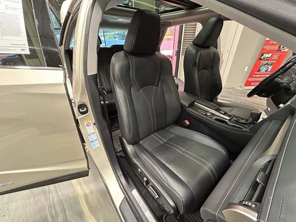 Used 2017 Lexus RX 450h AWD image 3