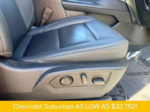 Used 2022 Chevrolet Suburban LT RWD image 15