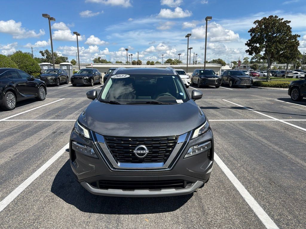 Used 2023 Nissan Rogue SV w/ SV Premium B Package FWD image 9