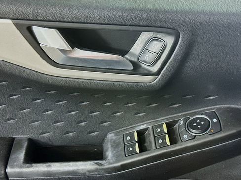 Used 2020 Ford Escape SE image 20