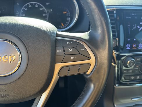 Used 2021 Jeep Grand Cherokee Limited image 27