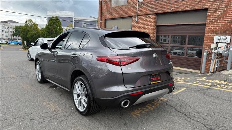 Used 2018 Alfa Romeo Stelvio Ti Sport AWD/4WD image 9