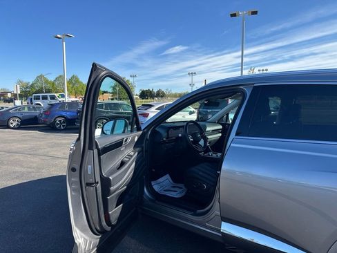 Used 2025 Genesis GV80 2.5T Standard AWD/4WD image 9