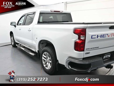 Used 2023 Chevrolet Silverado 1500 LT w/ Z71 Off-Road Package AWD/4WD image 16
