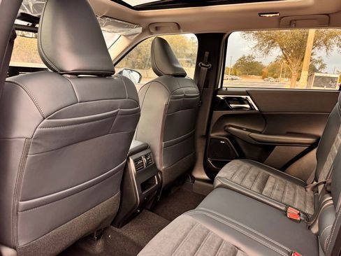 New 2026 Mitsubishi Outlander AWD image 17